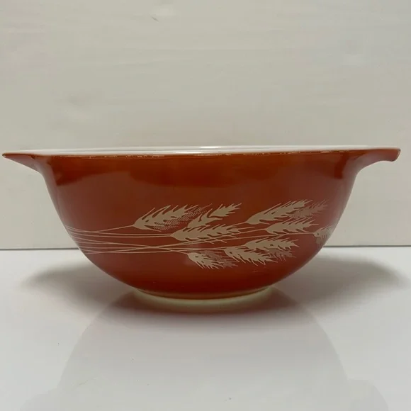 Vintage Pyrex 442 rust Autumn Harvest serving bowl, 1.5L - Picture 1 of 8